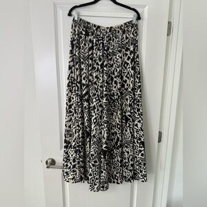 Magic Black and White Pleated Midi Skirt